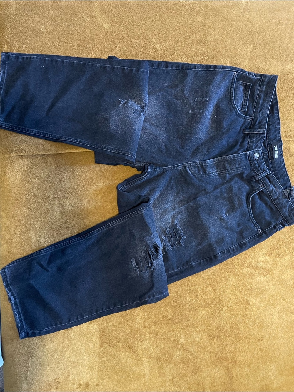 Black Distressed Men’s Jeans